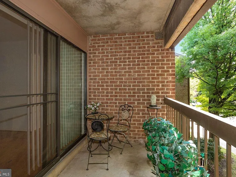 5817 Edson Ln #204 — Photo 3