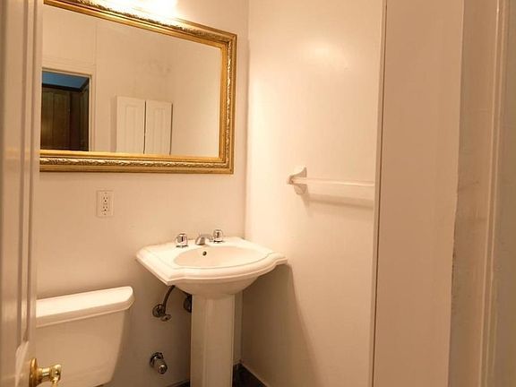 3rd image of 104 E 98th St APT 2A
