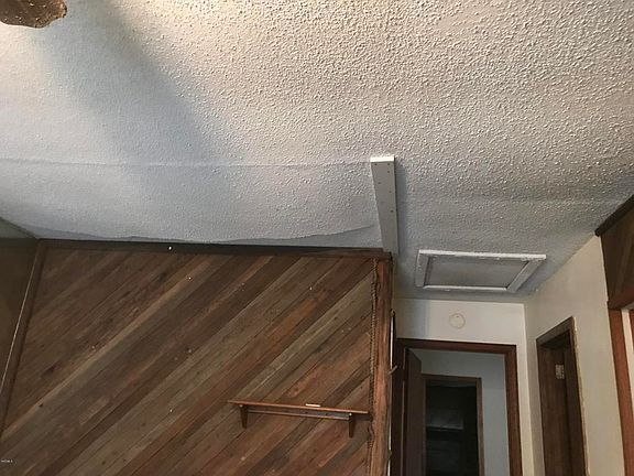 4th image of 344 East Dr