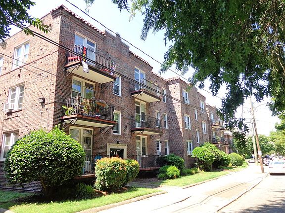 3rd image of 925 Brandon Ave APT B3