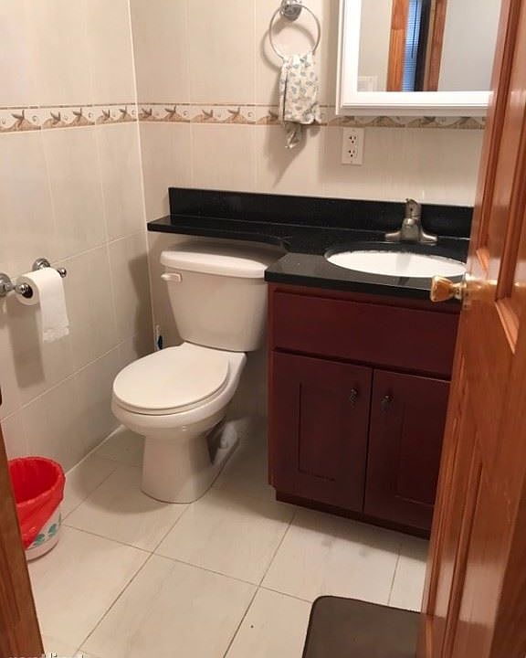 1865 E 29th St #1 bathroom