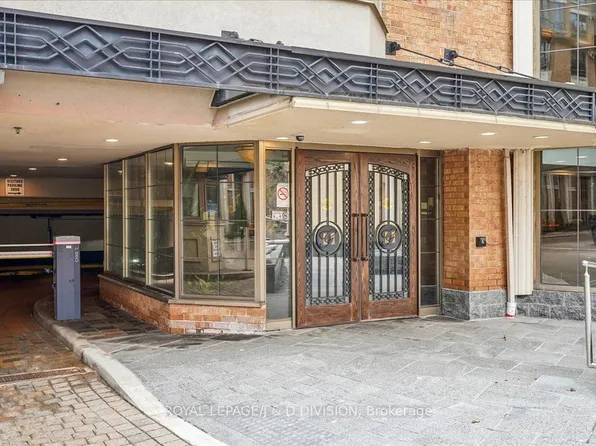 3800 Yonge St S #507, Toronto, ON M4N 3P7