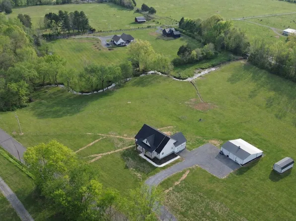 209 W Valley Rd, Dunlap, TN 37327