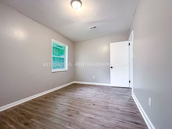 4th image of 405 Midway St
