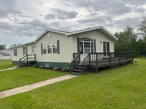 402 E Hawkins Ave, Nashwauk, MN 55769