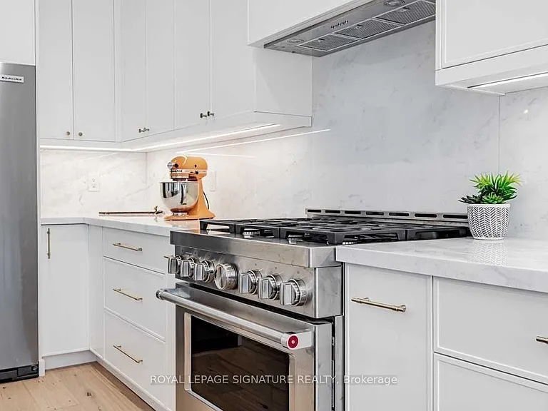 4 Stanhope Ave — Photo 5