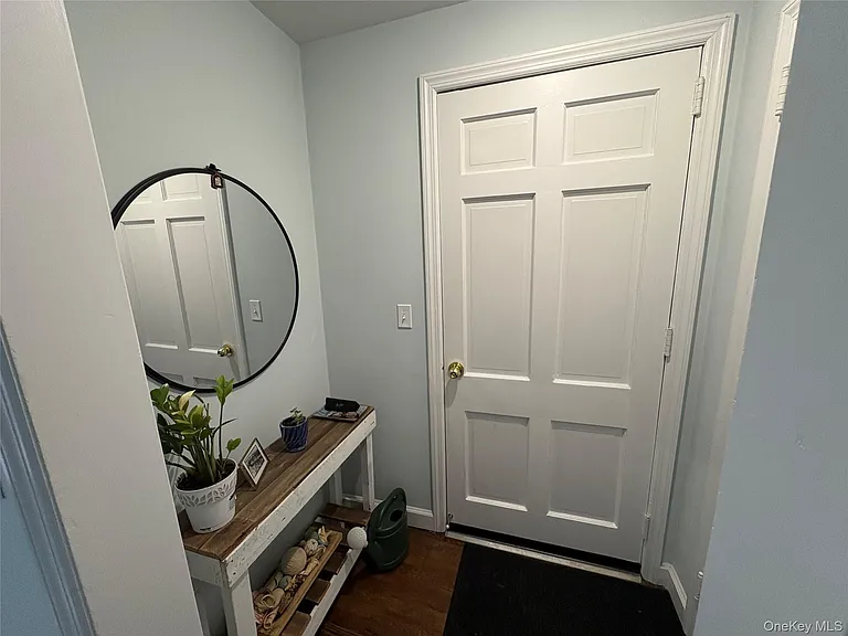 16 Raymond St — Photo 2