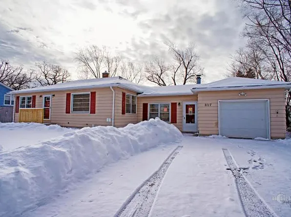 2117 N Bonnie Brook Ln, Waukegan, IL 60087