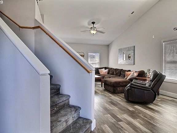 2nd image of 9109 NE 161st Pl