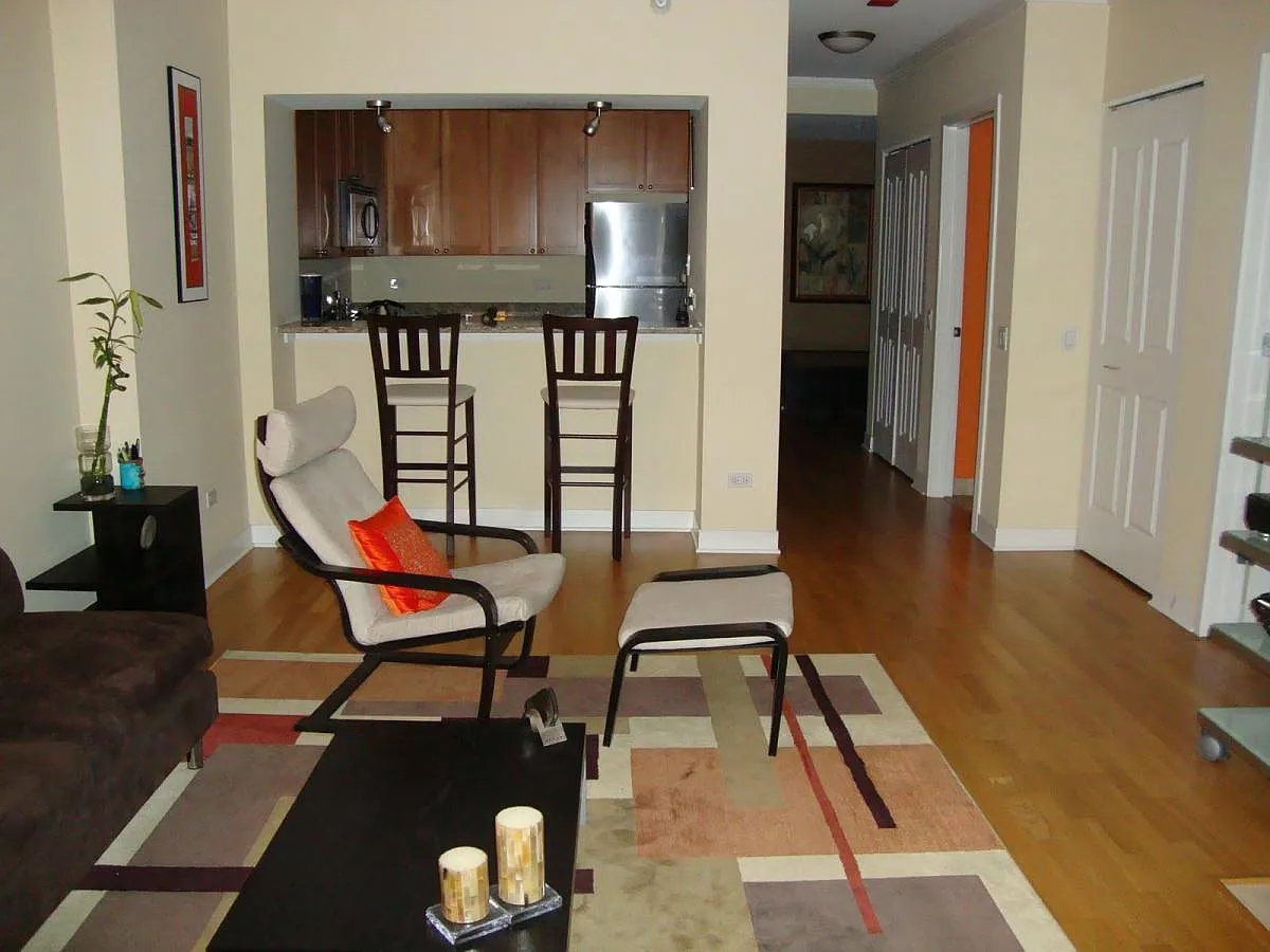 Living area - 200 N Jefferson St #602