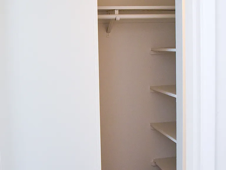 Halsey Summit Apartments — Photo 15