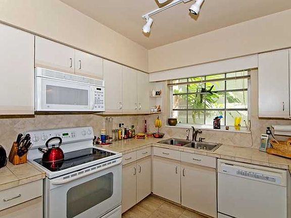 2nd image of 3708 Ponce De Leon Blvd