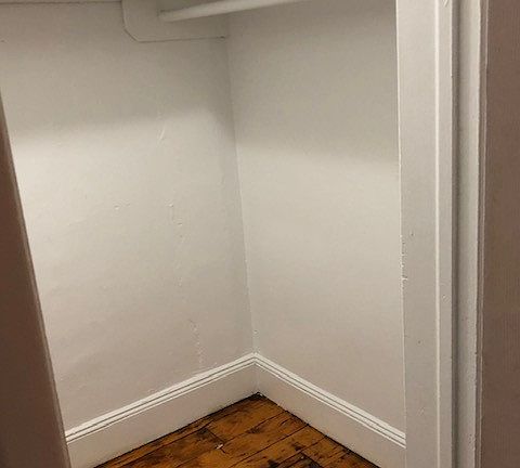 4th image of 313 W 14th St APT 4R