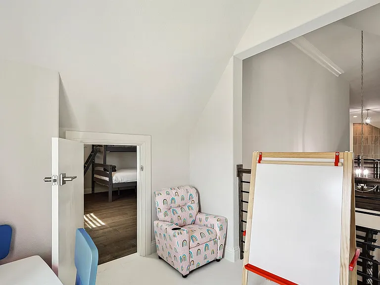 2346 Perdue Ave — Photo 33