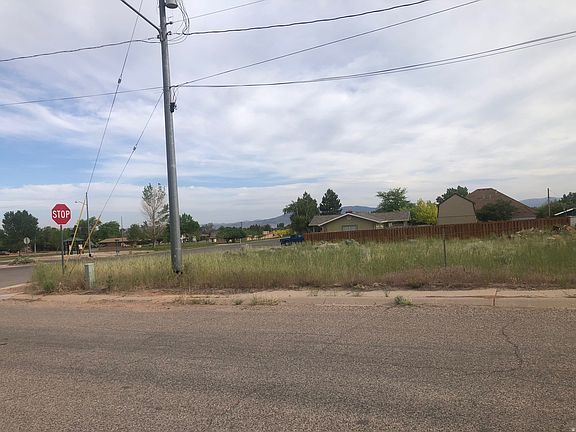 5th image of 2 S Canyon Rd