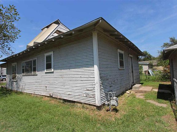 4th image of 902 N 5th St