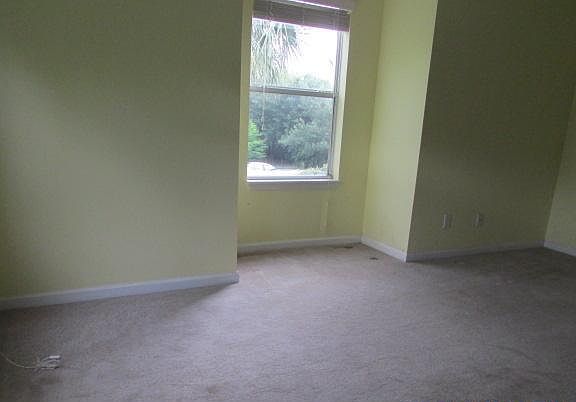 4th image of 800 Westshore Ct