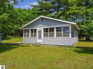 5832 Rennie View Rd, Traverse City, MI 49696