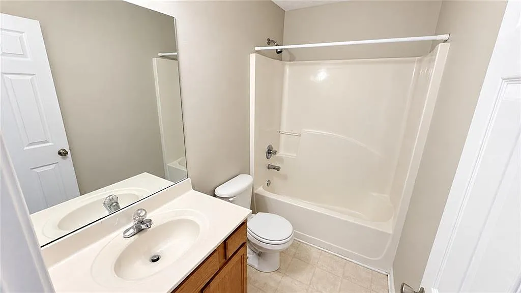2 bed, 2.5 bath, 1398 sqft, $1,750 — Photo 4