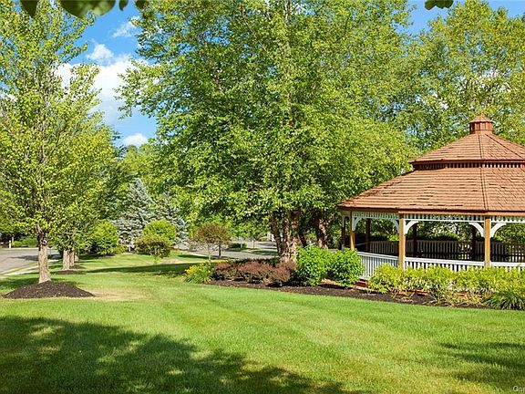 3rd image of 25 Fairways Dr Unit 7