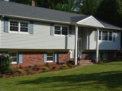 28 Cayuga Ave, Oakland, NJ, 07436