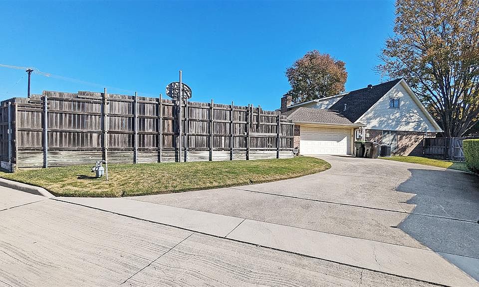 1st image of 2944 Knollwood Dr #2944