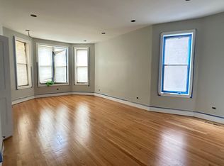 3650 N Fremont St APT 1, Chicago, IL 60613