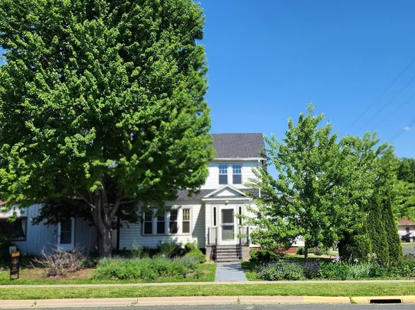 621 1st Ave SE, Pine Island, MN 55963