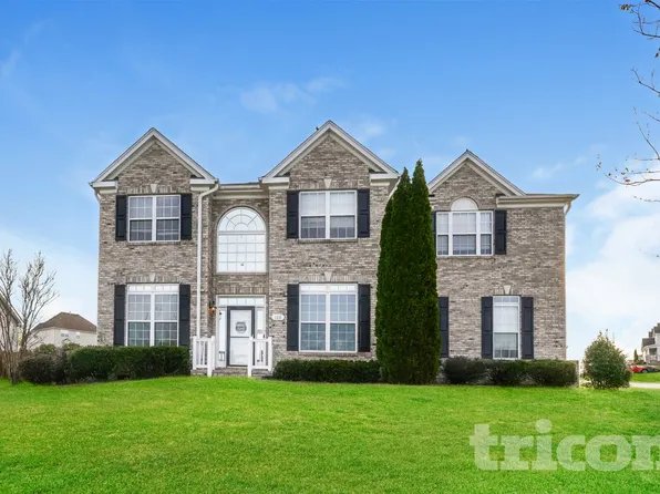 108 N Honey Locust Dr, Thomasville, NC 27360