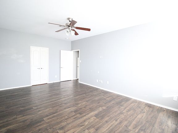 3rd image of 1113 Bexar Ave