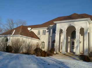 2111 Elgin Rd, Barrington, IL 60010