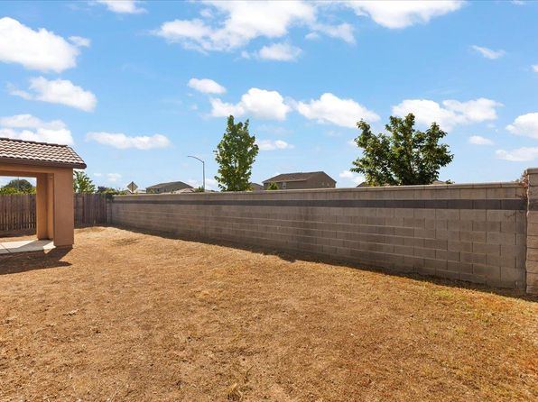 829 Crow Creek Cir, Galt, CA 95632
