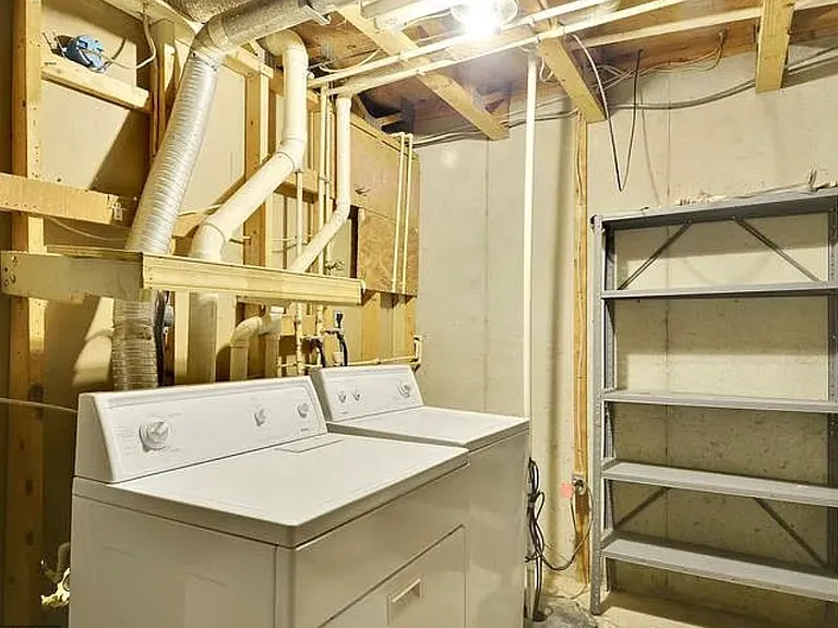 8 Strath Haven Ct — Photo 17