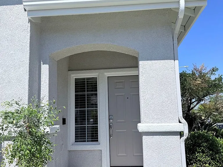 13403 Hawthorn Ave — Photo 2