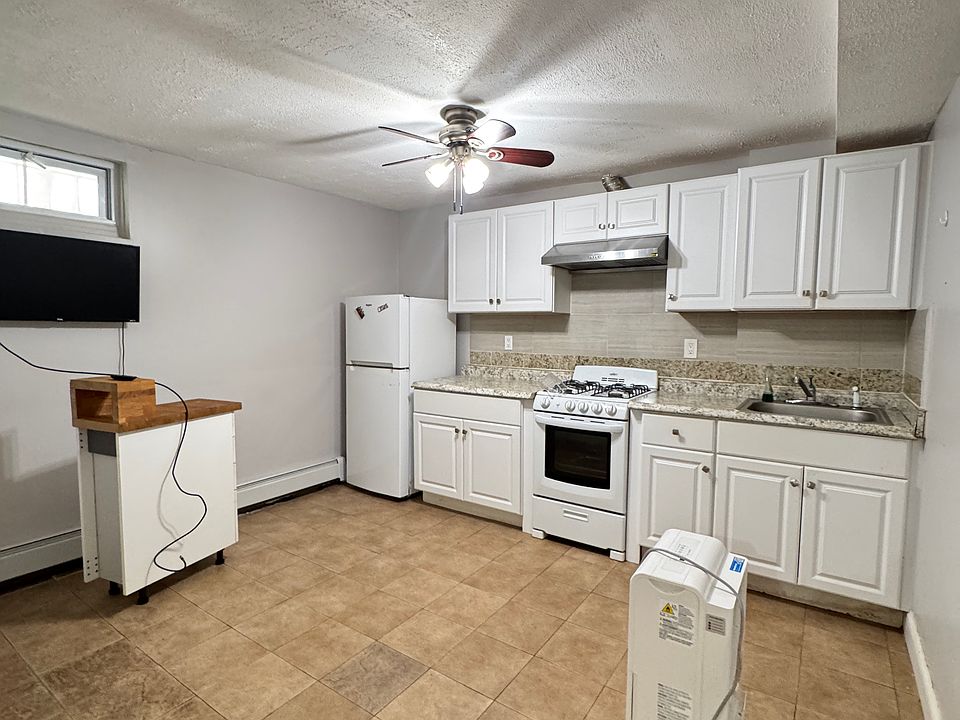 1st image of 15 Newberry Ave #Basement