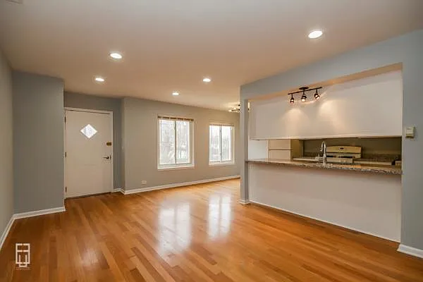 1542 Cove Drive — Photo 4