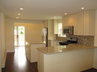 678 S 2nd Ave, Des Plaines, IL