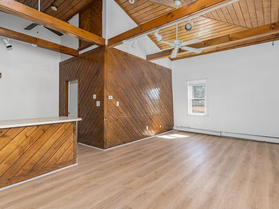 1st image of 79 Oak St #11177728