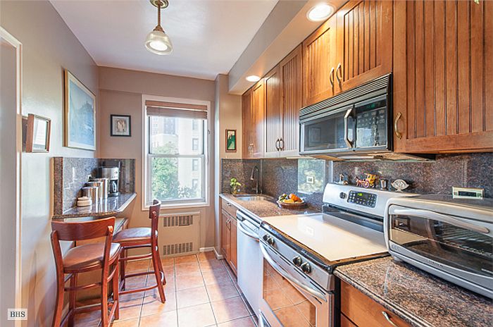 2nd image of 34 Plaza St E APT 404