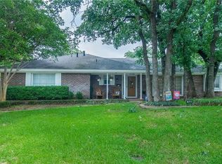 7548 Monterrey Dr, Fort Worth, TX 76112