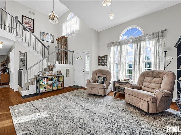 5th image of 2301 Arlington Cir