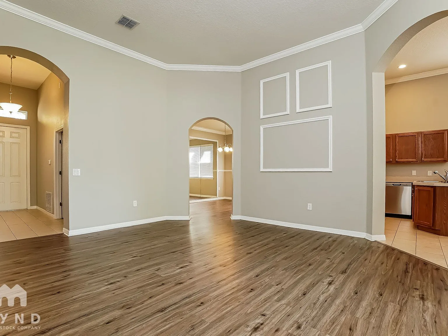 3 bed, 2.0 bath, 1813 sqft, $2,365 — Photo 4