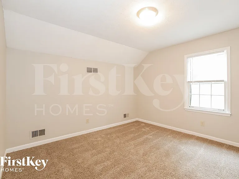 1726 Knight Cir — Photo 10