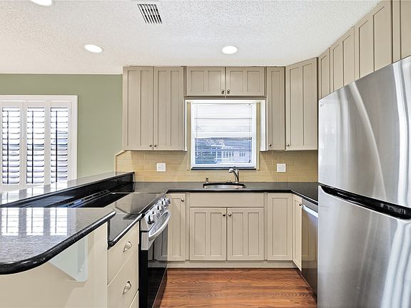 5th image of 31 Vista Gardens Trl APT 201