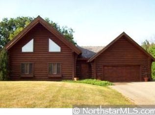 8270 Horizon Dr, Shakopee, MN 55379