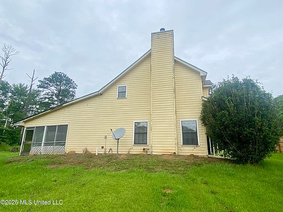 4th image of 1021 Metcalfe Ln