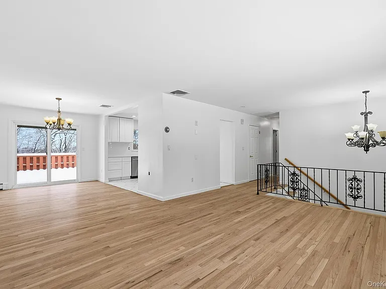 1618 Morningview Dr — Photo 8