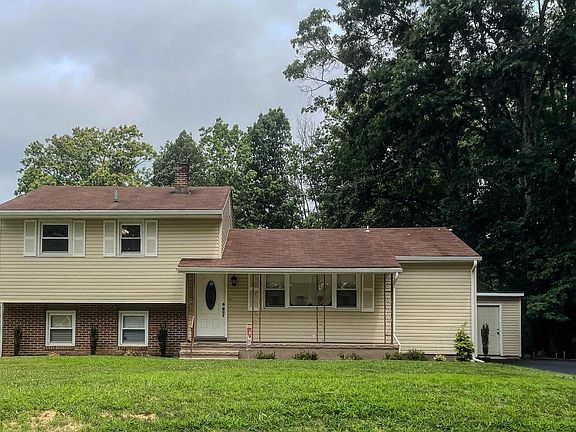 4th image of 9 Waldens Dr