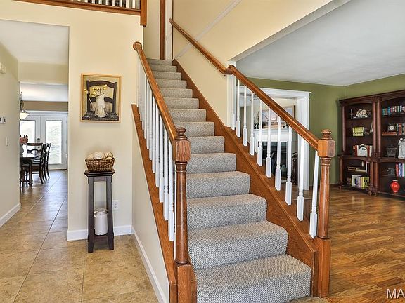 4th image of 548 Crown Passage Dr