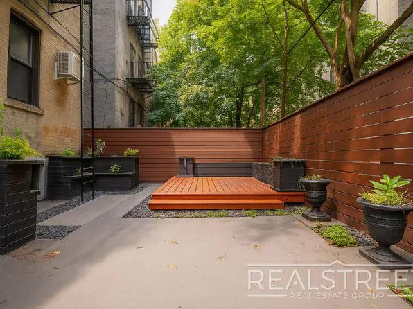 1259 Lincoln Place image 8 of 8